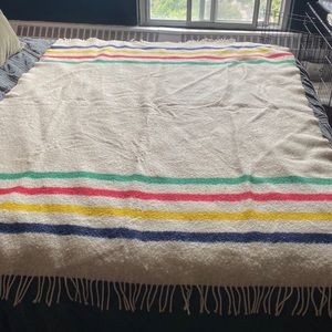 Authentic wool Hudson’s bay twin size wool throw